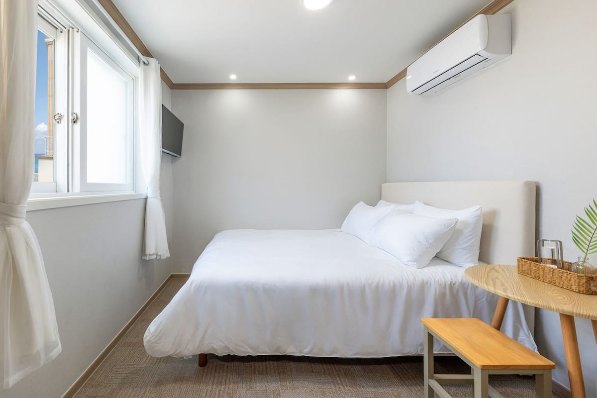 Basic Room, 1 Bedroom (Room 201 (Ocean View / Netflix)) | 1 bilik tidur, Wi-fi percuma 