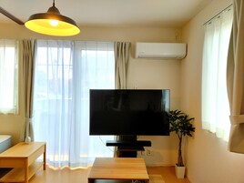 Standard Apartment | Blackout drapes, iron/ironing board, free WiFi