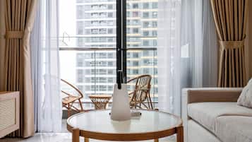 Cortinas blackout, tabla de planchar con plancha y wifi gratis