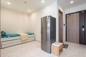 Mini-refrigerator