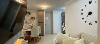 Brand new 3-bedroom apartment in charming Pereira close to airport and stadium.