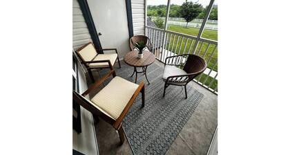 Beautiful condo in Villages of Five Points, Lewes
