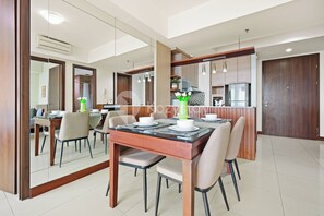 Apartament, 2 dormitoris, vistes a la ciutat | Menjador