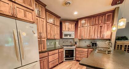 Beachside at Long Lake North, Comfy 2 Bedroom on the Lake