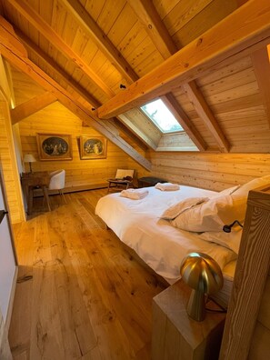 6 habitaciones, tabla de planchar con plancha, wifi y ropa de cama 