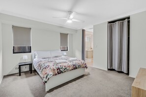 4 chambres, fer et planche à repasser, Wi-Fi gratuit, draps fournis