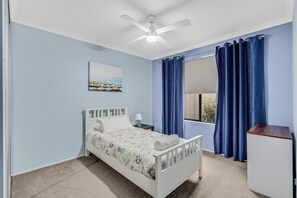 4 bedrooms, iron/ironing board, free WiFi, bed sheets