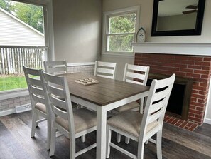 Dining - Great Location for Boaters, Beach, Shopping, Festivals (Vermilion)