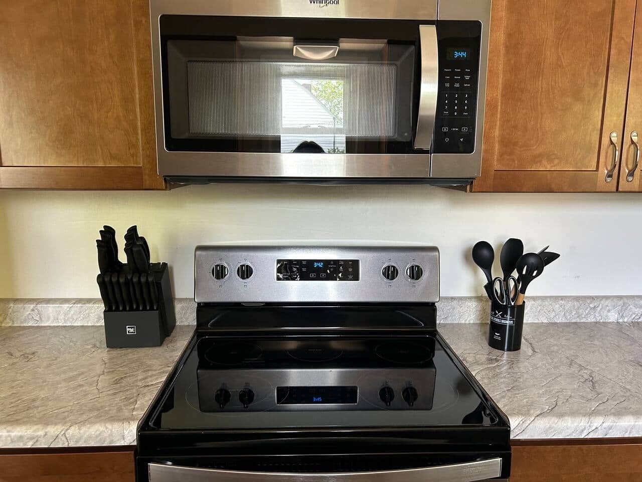 ثلاجة، ميكروويف، فرن، موقد طهي مسطح