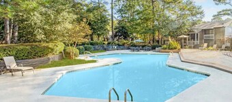 Old but classy 2-bedroom apartment in charming Columbia with AC, WiFi