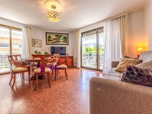 Living area - Apartment Bahia by Interhome (Salou)