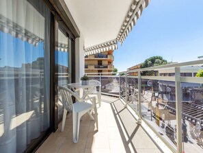 Outdoor dining - Apartment Bahia by Interhome (Salou)