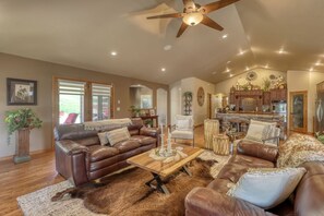 Smart TV, fireplace, offices