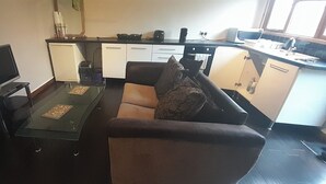 Unclassified image, 5 of 13, button - 4 Guests - Pet Friendly - 13 min to the Beach (Bournemouth)