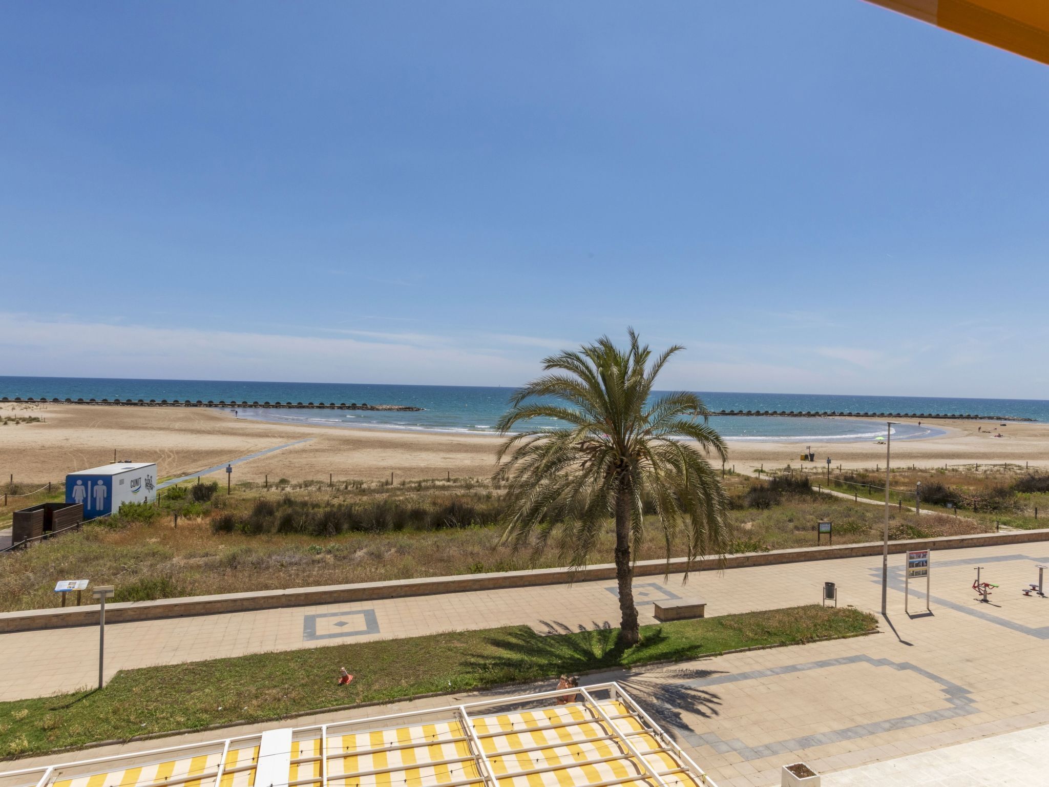 Vlak bij het strand