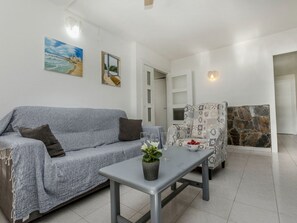 TV - Apartment Bahia by Interhome (Cunit)