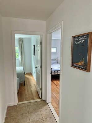 4 bedrooms, WiFi, bed sheets - Cozy Apartment in North Bergen Close to NYC With FREE PARKING (North Bergen)