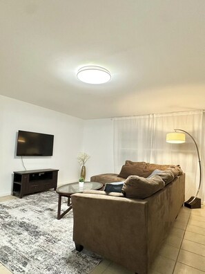 Smart TV - Cozy Apartment in North Bergen Close to NYC With FREE PARKING (North Bergen)