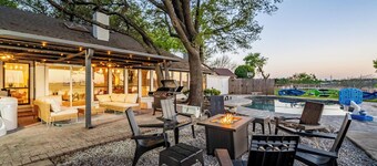 Lakefront Luxe 7BR 6Bath Home with Pool & Hot Tub