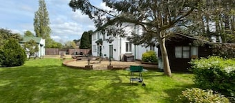 Private Lincoln Retreat - 4 Bedroom House