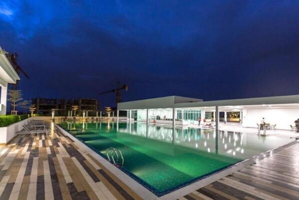 2 utendørsbassenger