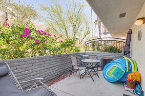 Terrace/patio - 2 Mi to Downtown: Gated Condo in Palm Springs (Palm Springs)