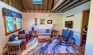 TV, offices - Phoebe's Nest: 3BR Waterfront Retreat on Glen Cove - Perfect for Sunsets, Kayaking & Your Dogs! (East Boothbay)