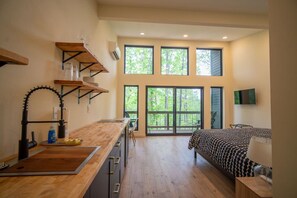 2 bedrooms, desk, free WiFi, bed sheets