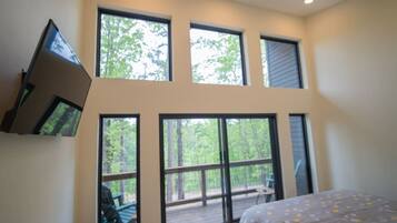 2 bedrooms, desk, free WiFi, bed sheets