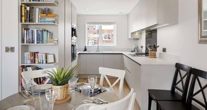 Modern Family Home with Private Garden & Parking