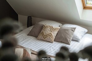 3 quartos, escrivaninha, ferros/tábuas de passar roupa, Wi-Fi