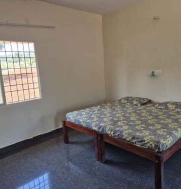 3 bedrooms, bed sheets