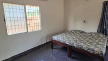 3 bedrooms, bed sheets