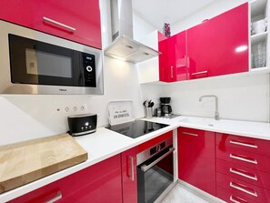 Fridge, microwave, oven, dishwasher