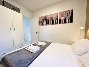 1 bedroom, iron/ironing board, Internet, bed sheets