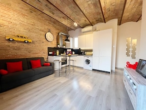 Interior - Pamplona Playa Apartment (Barcelona)