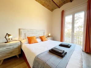 1 chambre, fer et planche à repasser, accès Internet, draps fournis