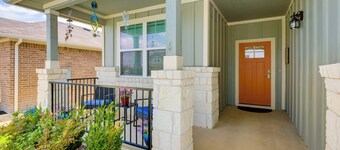 Remote Working Hub w/ Yard in South Austin Suburbs