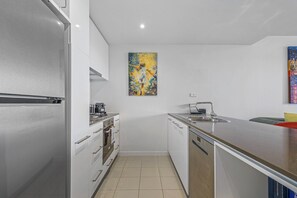 Frigorífic, forn, placa de cuina i rentaplats