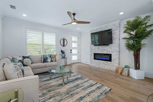 Televisión y oficina 