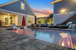 Unclassified image, 2 of 68, button