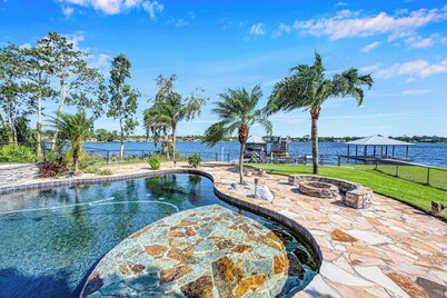 5Br Sleeps 16! Private Pool-Dog Friendly-Fire Pit