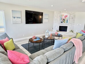 Smart TV, fireplace
