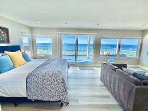 5 bedrooms, desk, iron/ironing board, travel crib