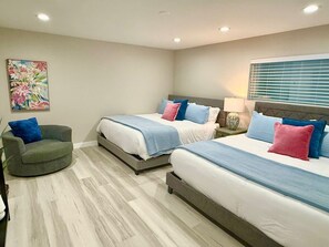 5 bedrooms, desk, iron/ironing board, travel crib