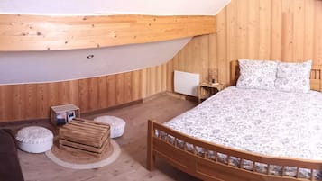 2 slaapkamers, een strijkplank/strijkijzer, reisbedje, gratis wifi