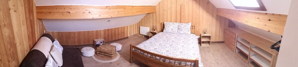 2 makuuhuonetta, silitysrauta/-lauta, vauvan matkasänky, ilmainen Wi-Fi