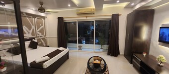 Siddha Xanadu StudioApartment #334