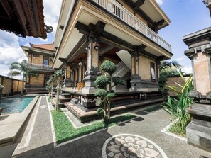 室外泳池