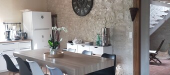 Renovated country house large intimate fenced park private swimming pool jacuzzi